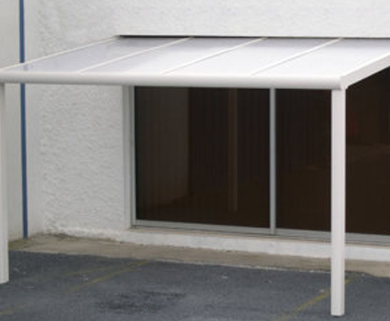 Pergola avec toit en polycarbonate : les avantages